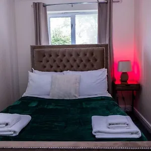3 Bedrooms House-sofabed-parking-bbqstove-garden Appartement Londres