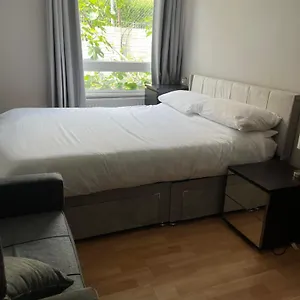 1 Bedroom Garden Flat Zone 2 Appartement Londres